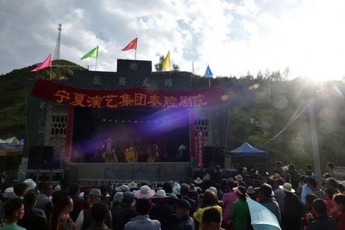 小大城镇在奥普里剧院举办的圣诞节,小大城镇共庆佳节